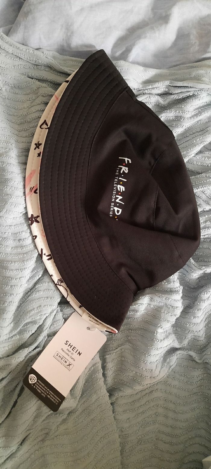 Chapeau Friends neuve et dans l'emballage d'origine