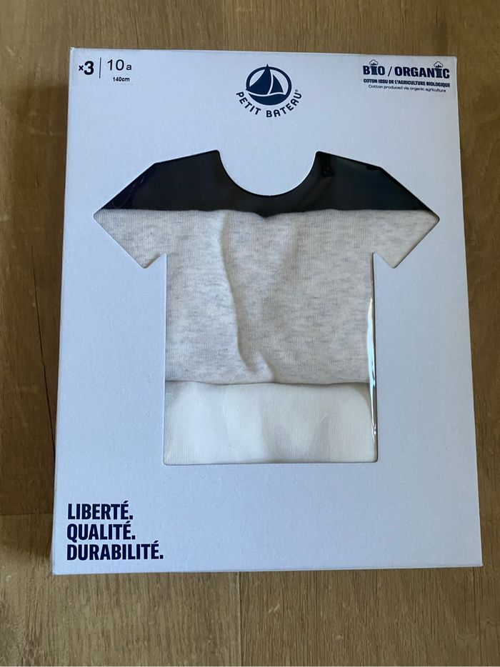 Lot de 3 t-shirt Petit Bateau 10 ans neuf - photo numéro 3