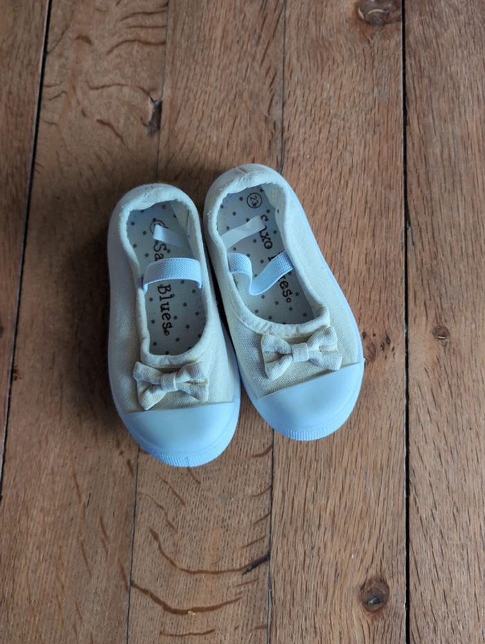Chaussures pointure 23 - photo numéro 2