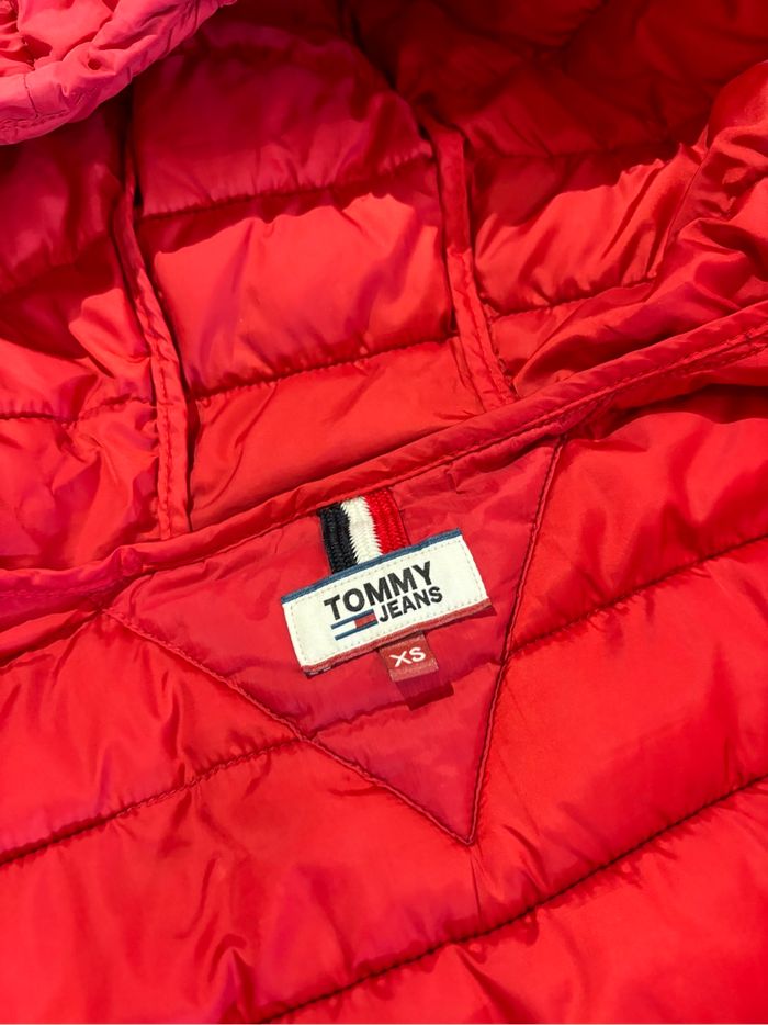 Doudoune Tommy Hilfiger rouge à capuche - Taille XS – Très bon état - photo numéro 6
