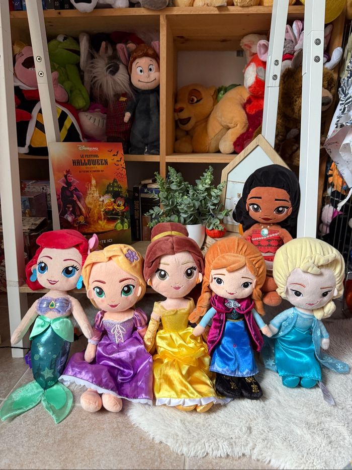 Peluche poupée princesse Disney