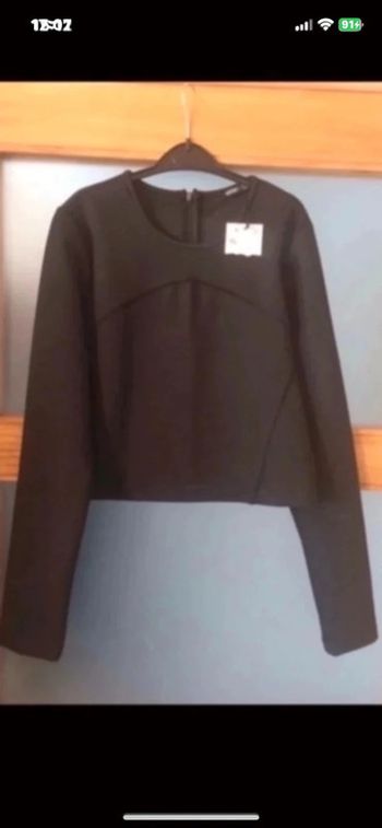 petit Haut noir tissu épais style Néoprène Zara taille xl