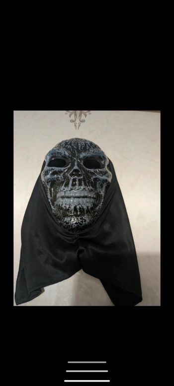 Masque Halloween tête de mort, noir et gris.
