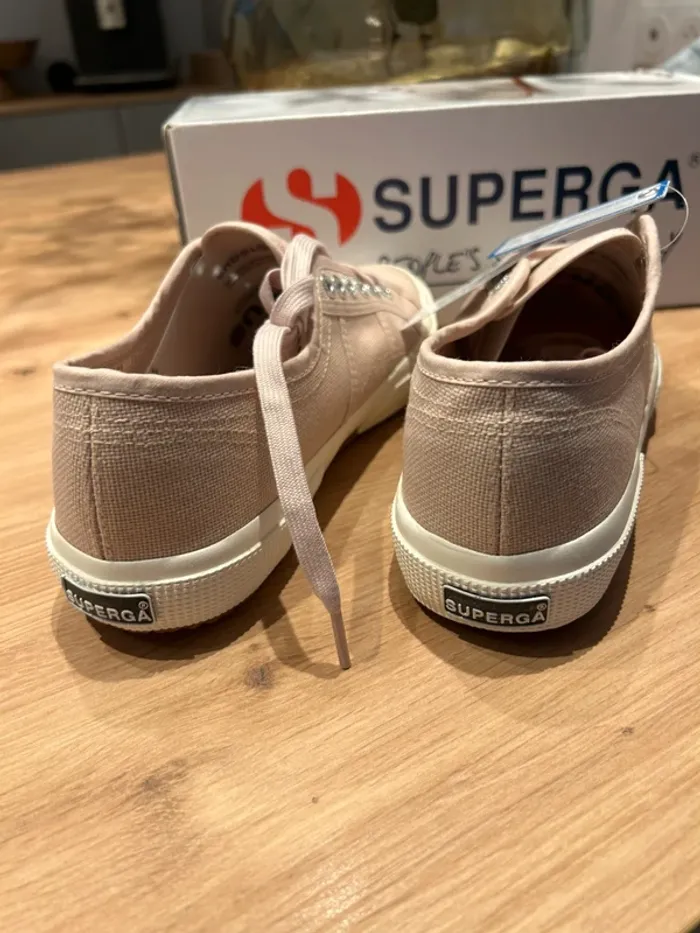 Baskets Superga rose poudré P.40 Neuves - photo numéro 4