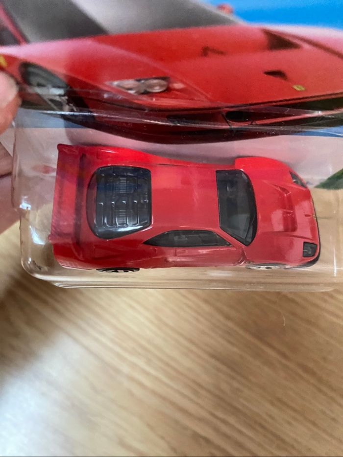 Hot Wheels  | Mainline | Exotics | Ferrari F40 Competizione | 4/5 | HYW59-N522 - 5785 - photo numéro 3