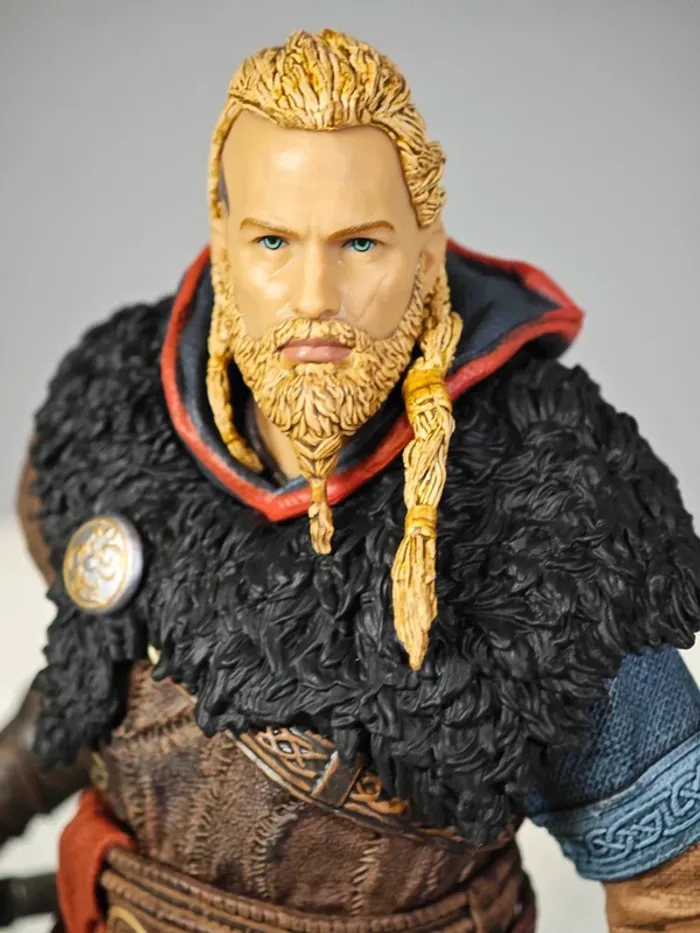 Figurine Assassin's Creed Valhalla : Eivor 25cm Officielle Ubisoft neuve - photo numéro 10