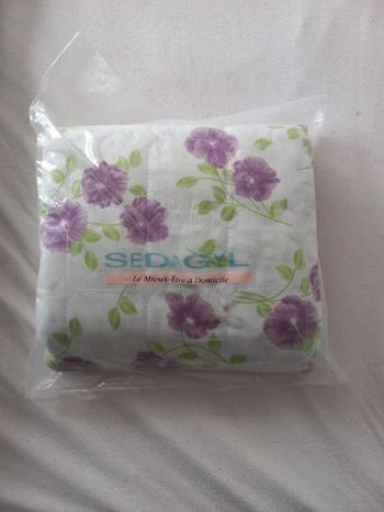 Plaid dessus de lit neuf