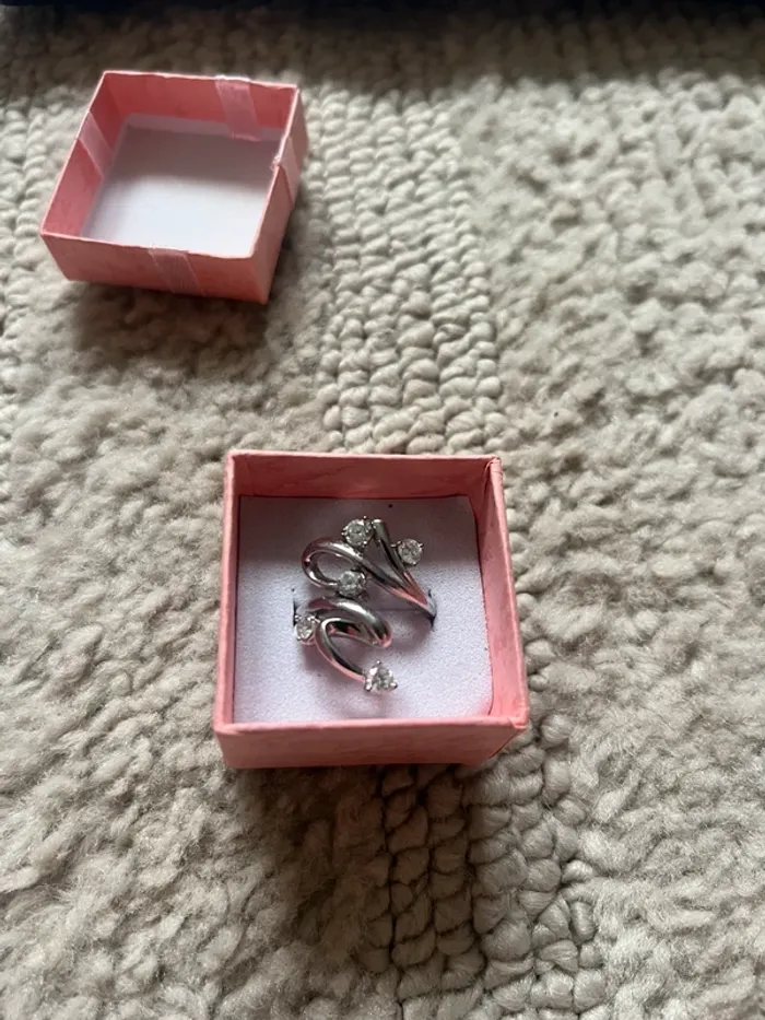 Bague en argent et oxydes de zirconium - photo numéro 15