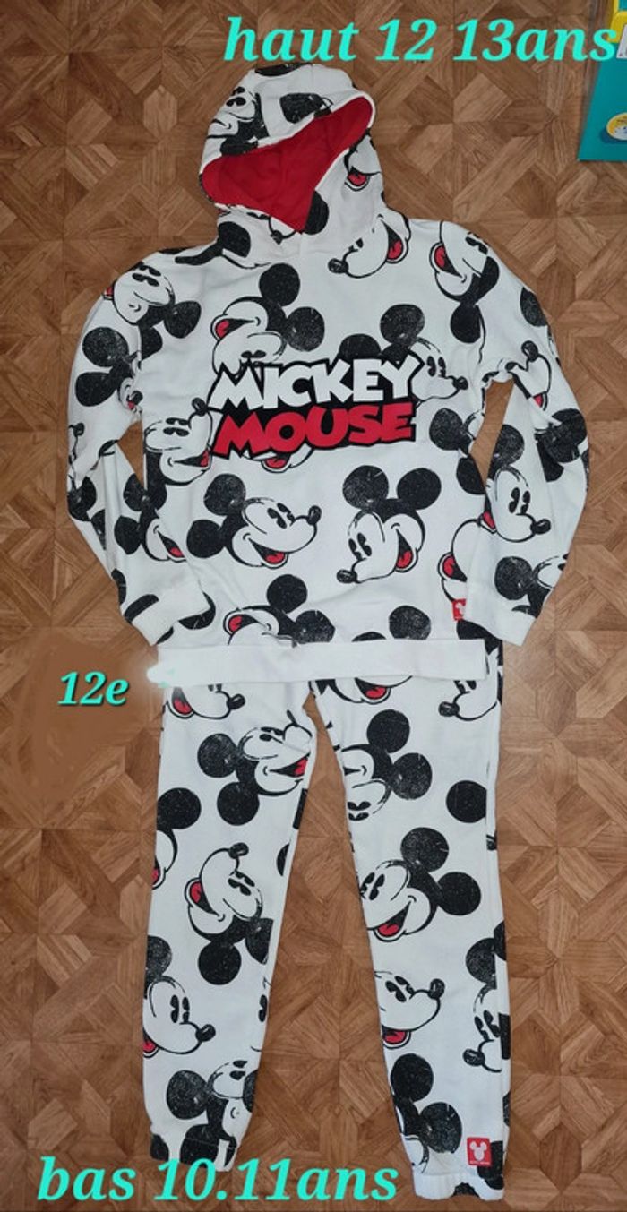Jogging mickey haut 12.13 bas 10.11a taille grand