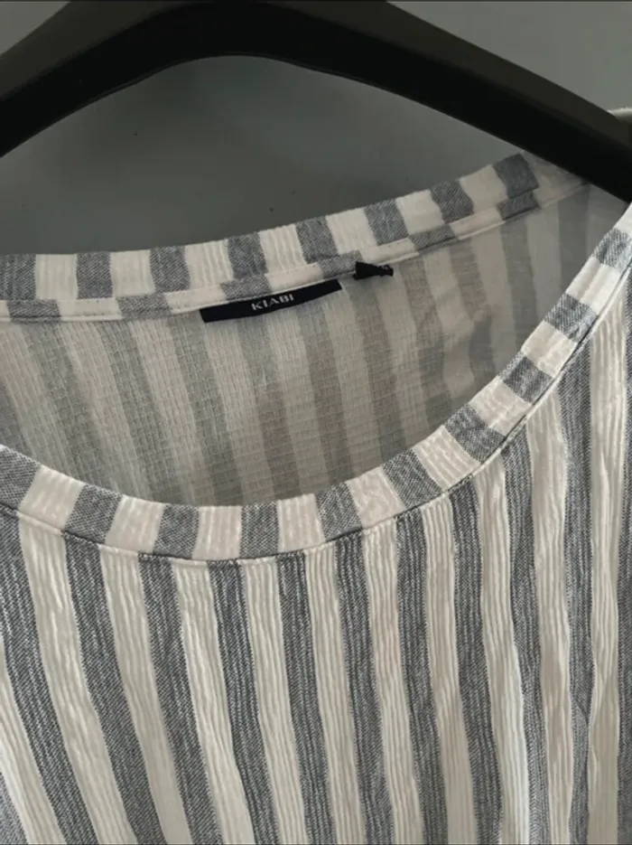 Blouse rayer kiabi en L - photo numéro 2