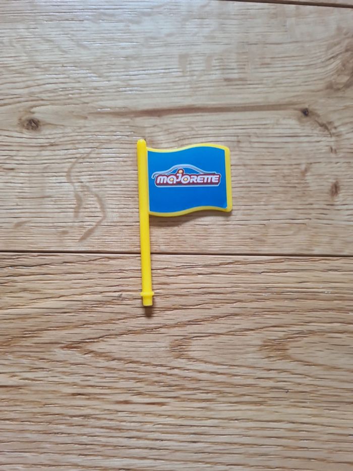 Drapeau garage majorette