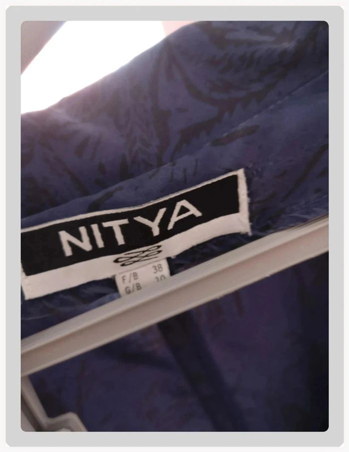 Tailleur jupe femme en soie, Nitya - photo numéro 3