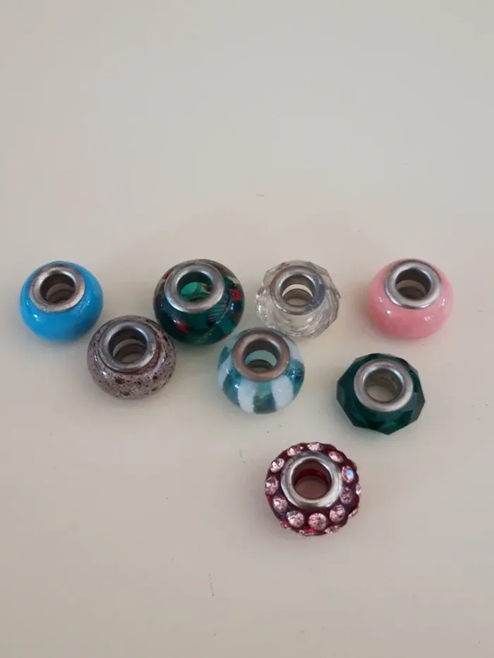 Lot de petits accessoires pour bracelet