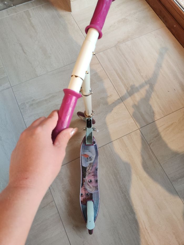 Trottinette et casque - photo numéro 7