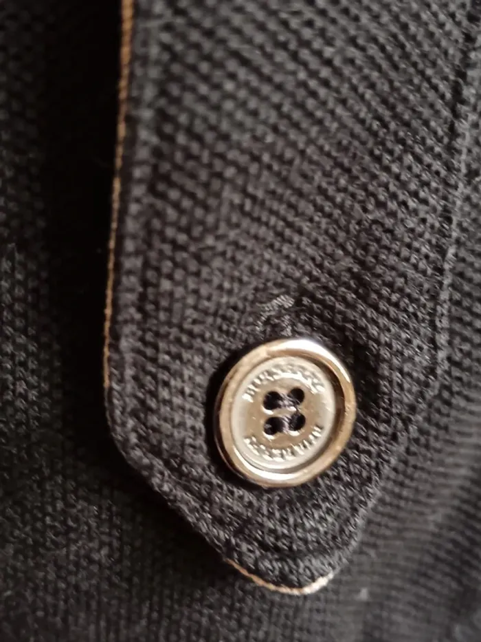 Polo Burberry t.S - photo numéro 3