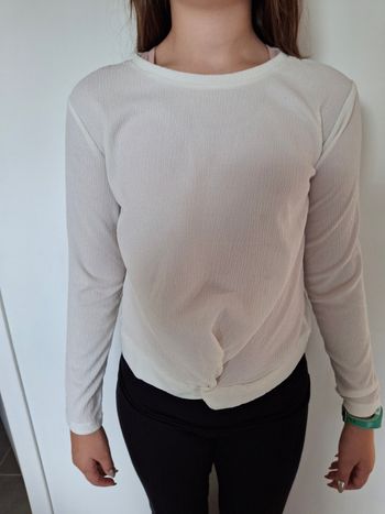 Joli haut habillé crème