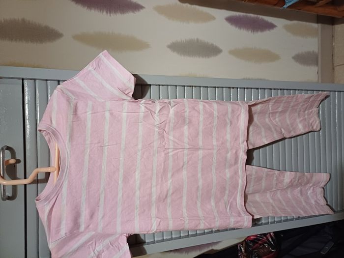 2 pyjamas 2 pièces pour filles Taille 7/8 ans - photo numéro 3