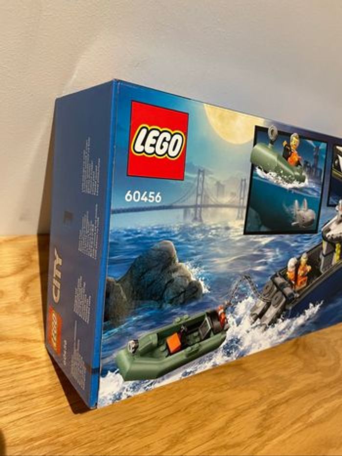 Lego City 60456 La course-poursuite en bateau de police - photo numéro 4
