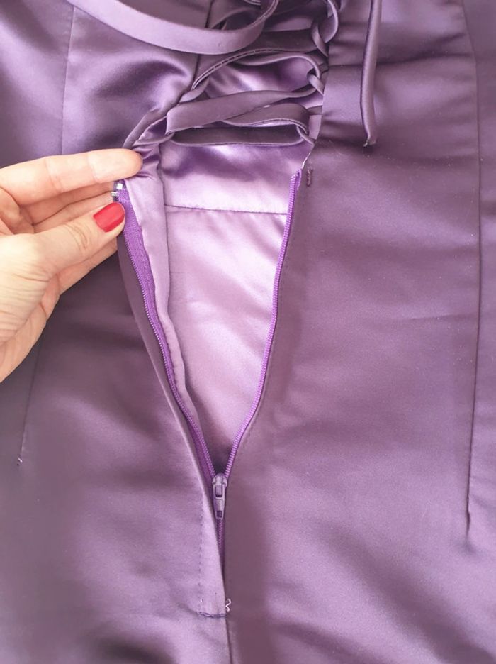 Robe couturiere pour cérémonie violette satinée - photo numéro 4