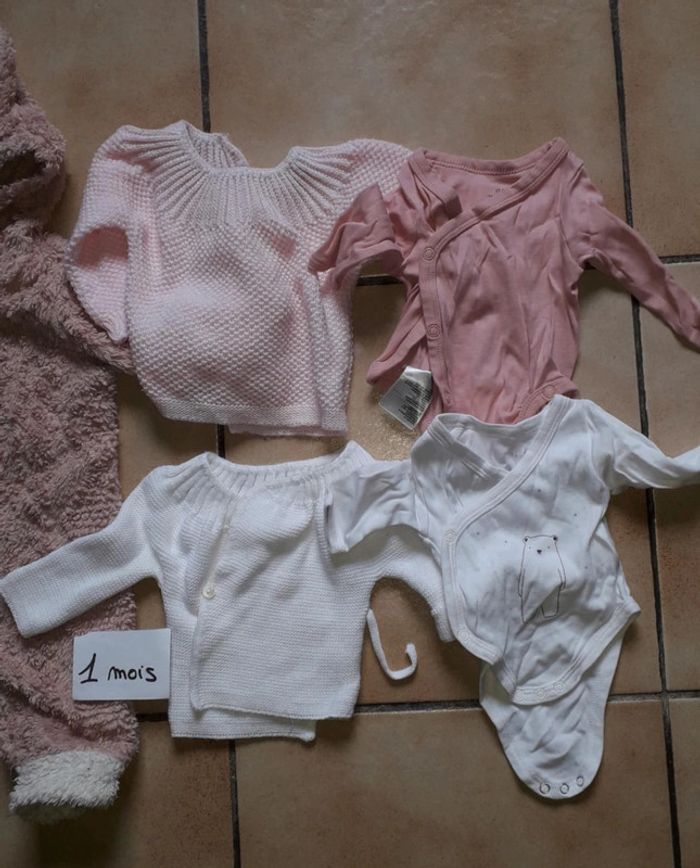 Lot 5 vêtements 1 mois fille - photo numéro 3