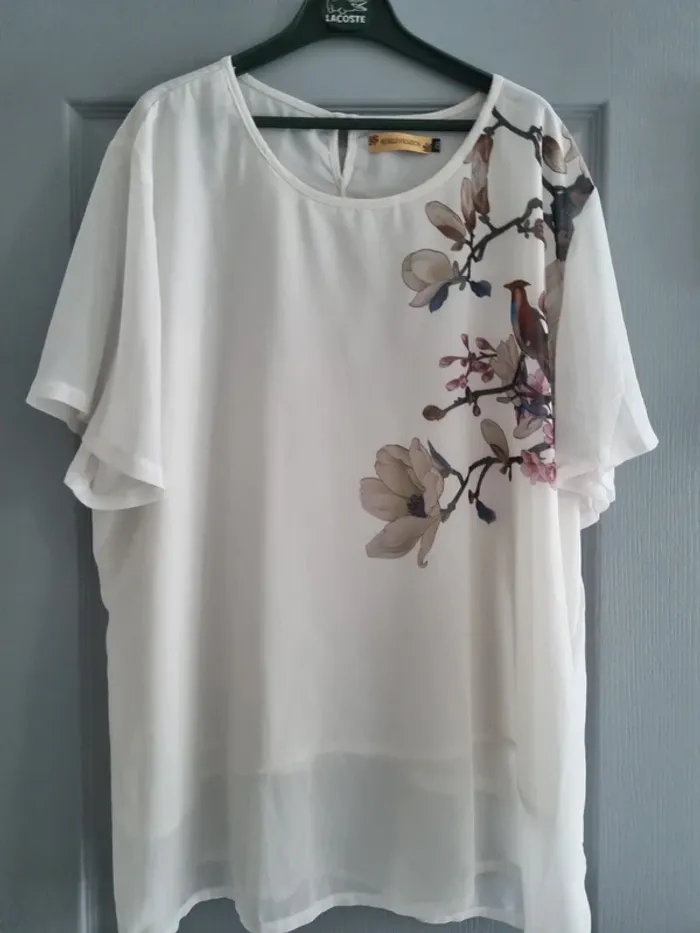 T-shirt World Fashion
