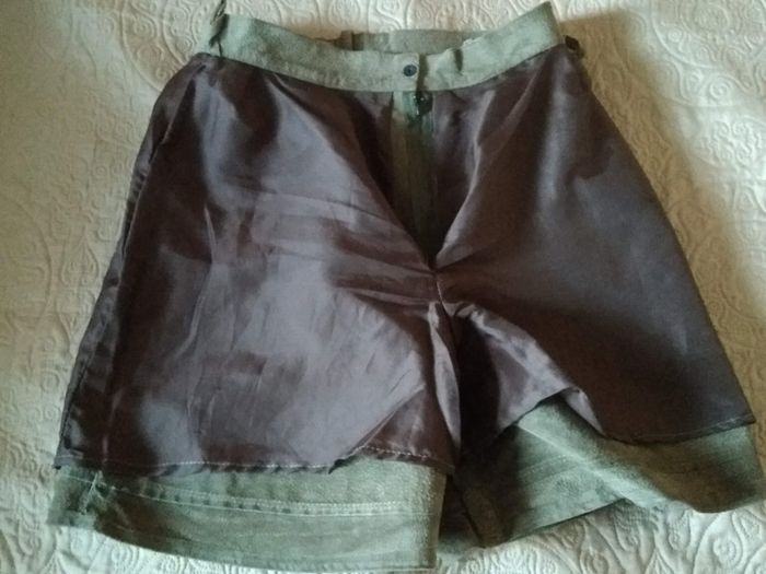 Short en cuir kaki - photo numéro 5