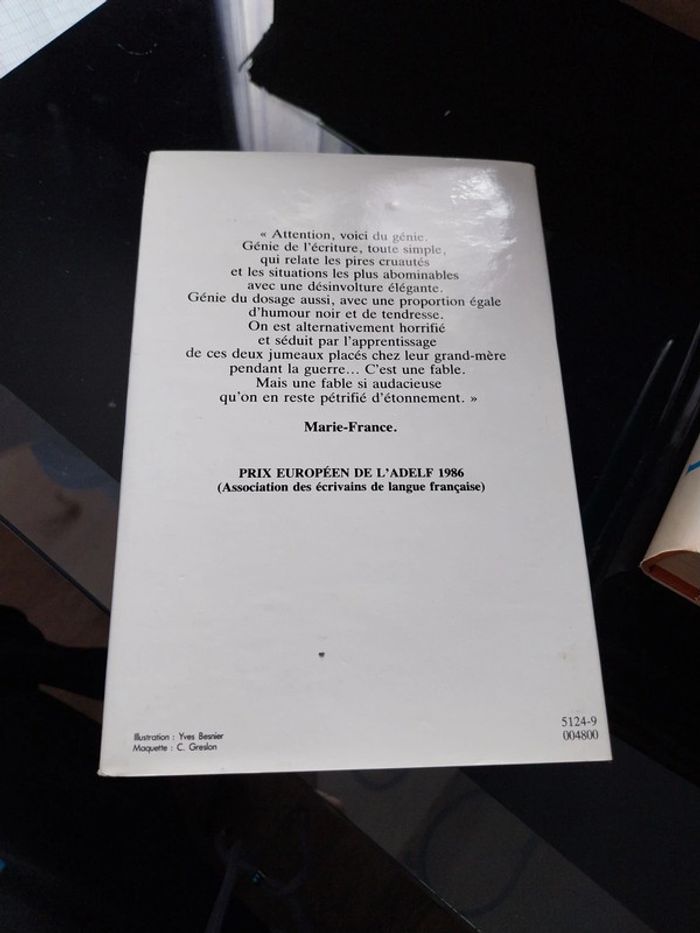 Livre le grand cahier - photo numéro 2