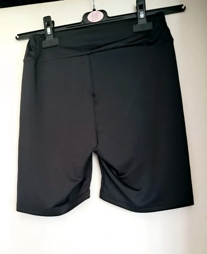 Short t36 - photo numéro 2