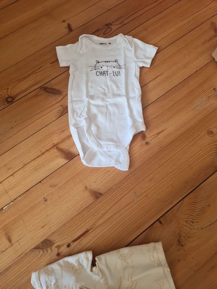 Bodies, pantalon et bonnet en coton - photo numéro 2