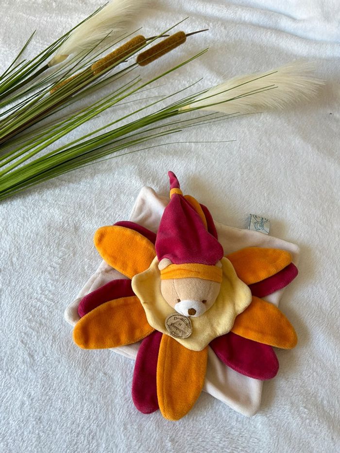 Doudou et compagnie carré ours rouge