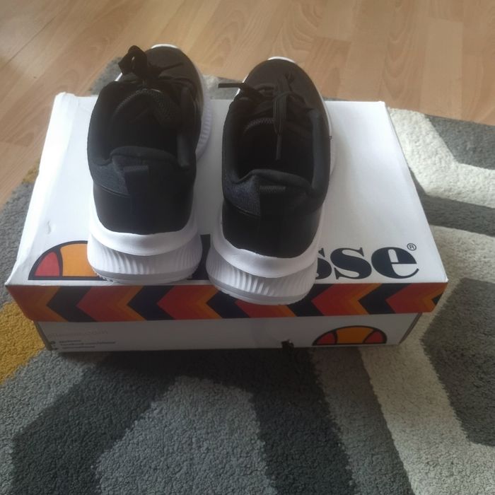 Basket ellesse  neuve - photo numéro 3