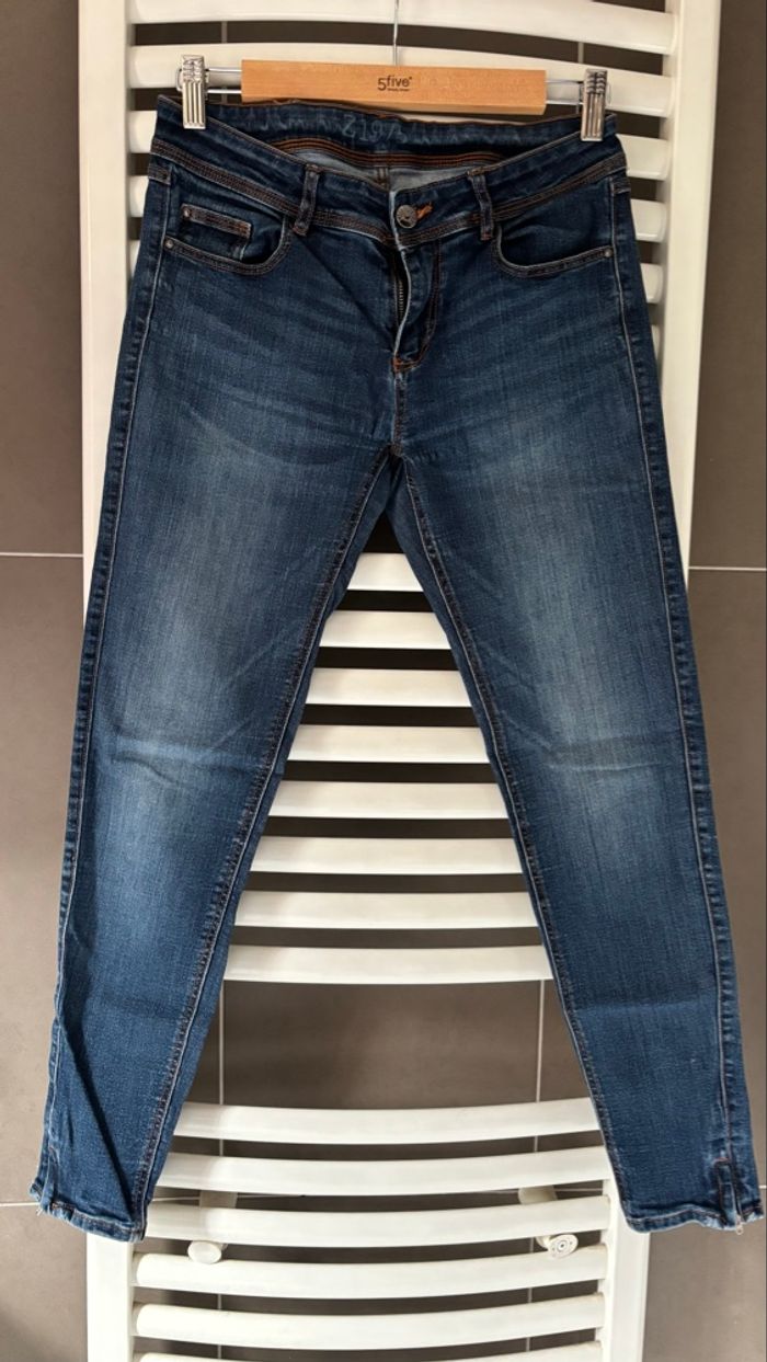 Jeans ZARA Taille 38 - photo numéro 2