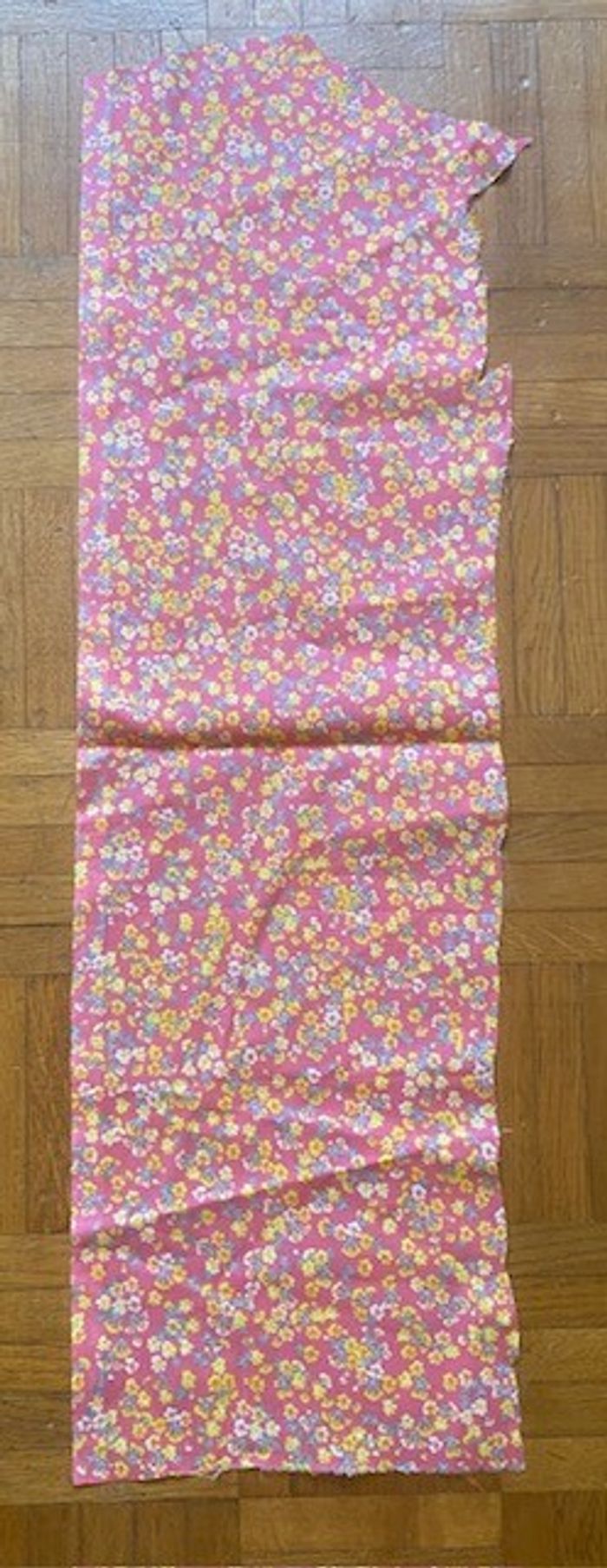 Chute de tissu imprimé à fleur - photo numéro 2