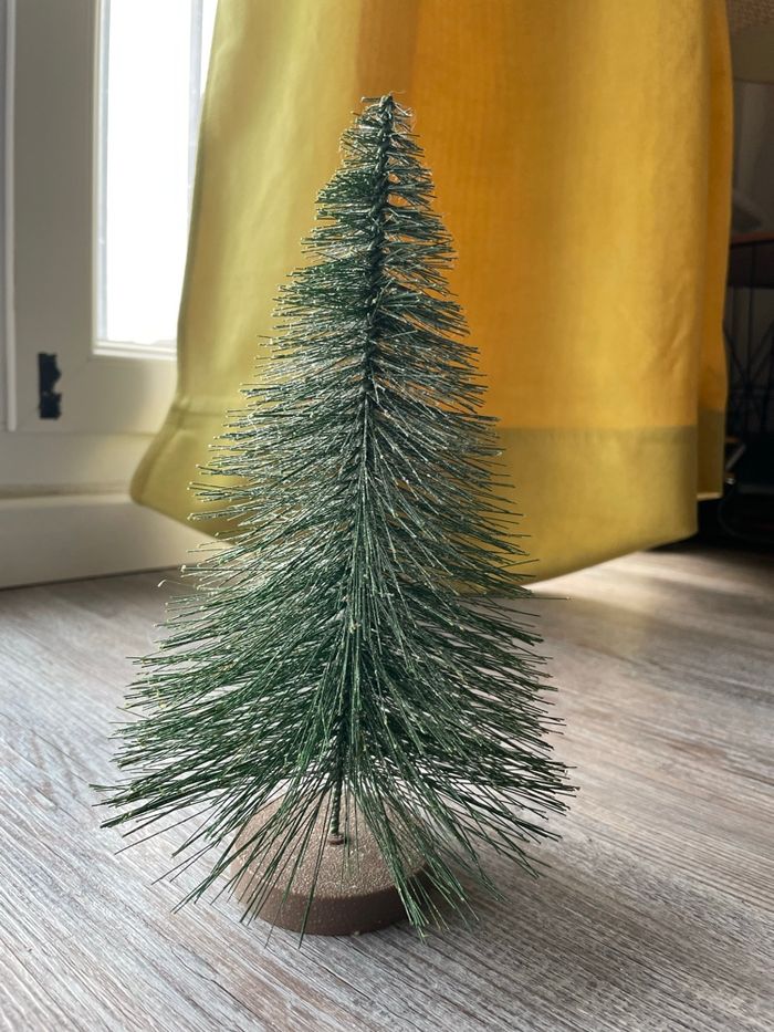 Lot de 2 sapins 25cm de hauteur - photo numéro 2