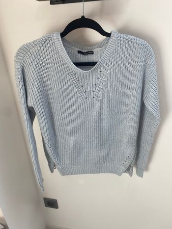 Pull maille ajourée bleu claire de chez Tally weilj taille 36 en TBE