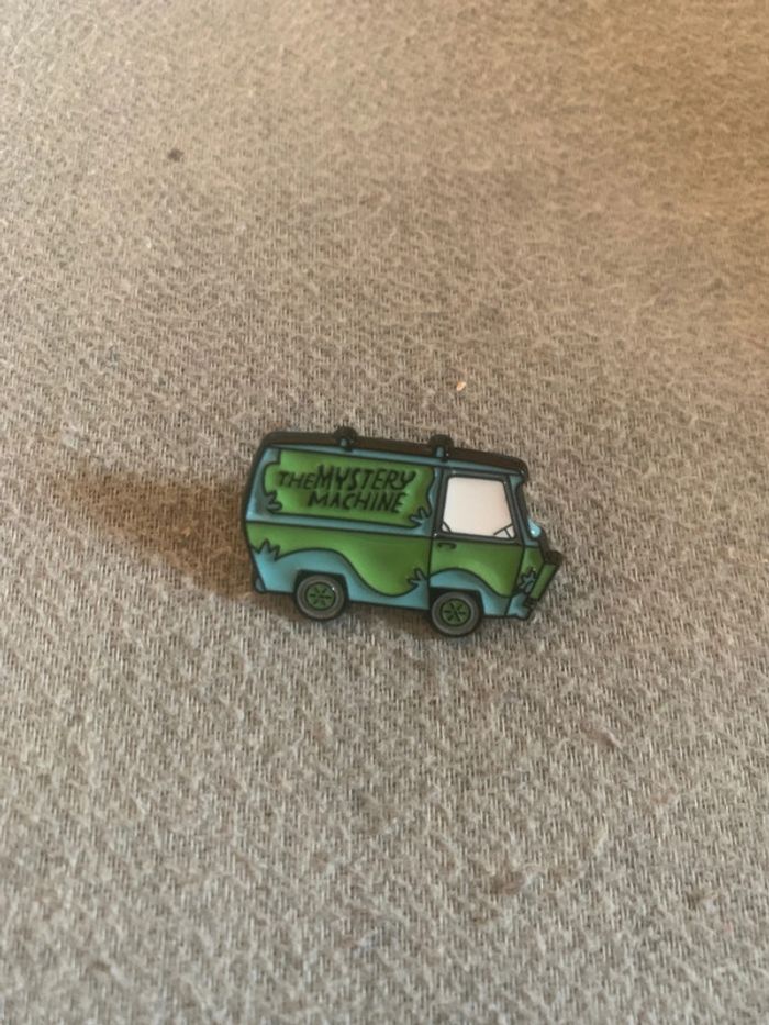 Pin’s scoobydoo the mystery machine - photo numéro 1