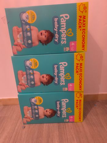 Paquets de couches Pampers Baby dry taille 4