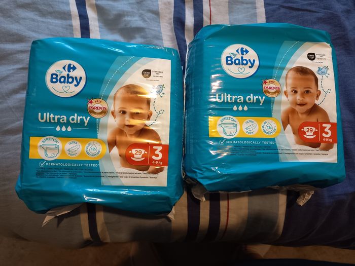 Lot de paquets de couches - photo numéro 4