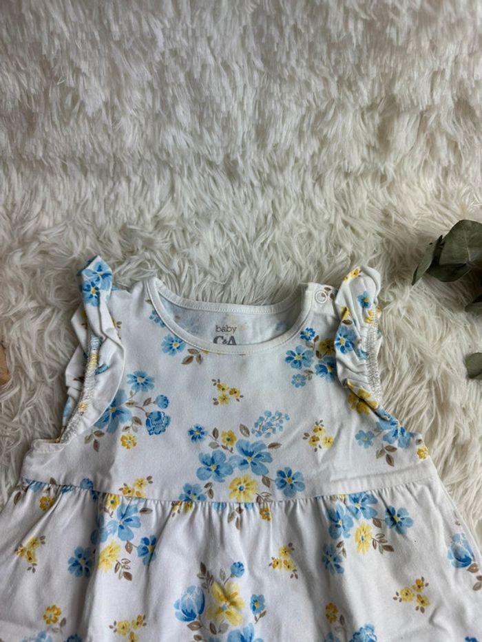 Robe fleurie C&A taille 12-18 mois - photo numéro 2