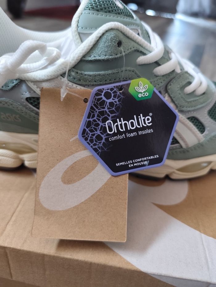 Asics Gel NYC vertes- Taille 43- Neuve / Étiquette + Boite - photo numéro 4