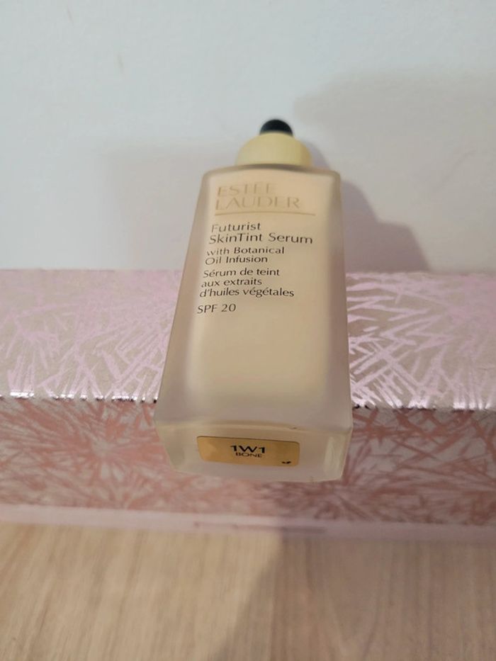 Futurist Sérum de Teint Estée Lauder - photo numéro 3