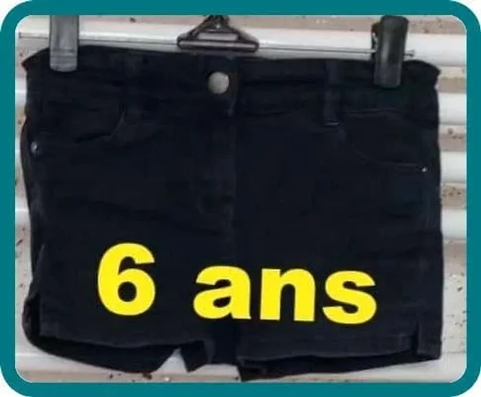 Short bleu marine Kiabi Taille 6 ans