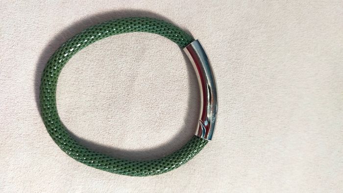 Lot de 2 bracelets rigides verts & argentés – Collection Émeraude Urbaine - photo numéro 7