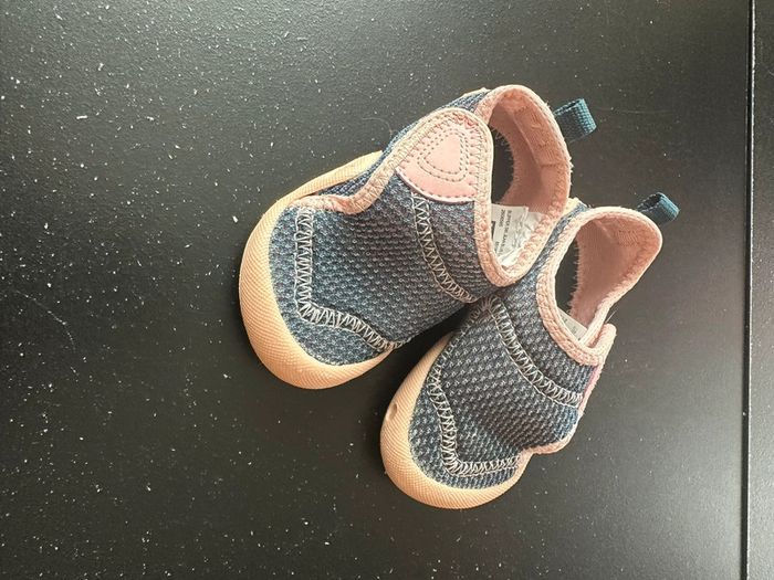 Chaussons souples anti dérapants décathlon 22