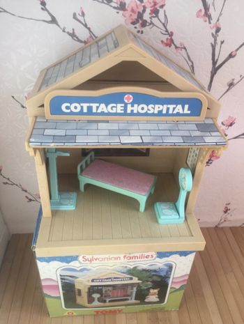 Cottage hospital vintage Sylvanian families