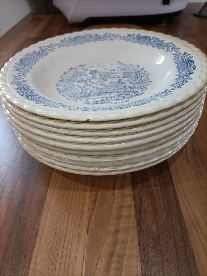 Lot 10 assiettes Vintage marque Don Quichotte Wembley - photo numéro 9