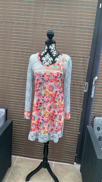 Robe grise et fleurs rouges XXL Neuve (n°14)