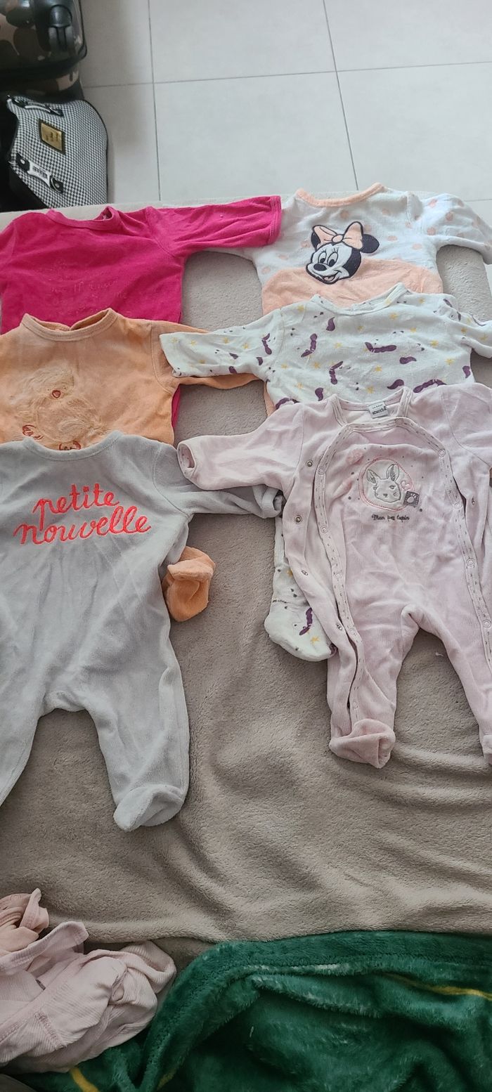 Lot vêtements bébé fille 1 mois - photo numéro 2