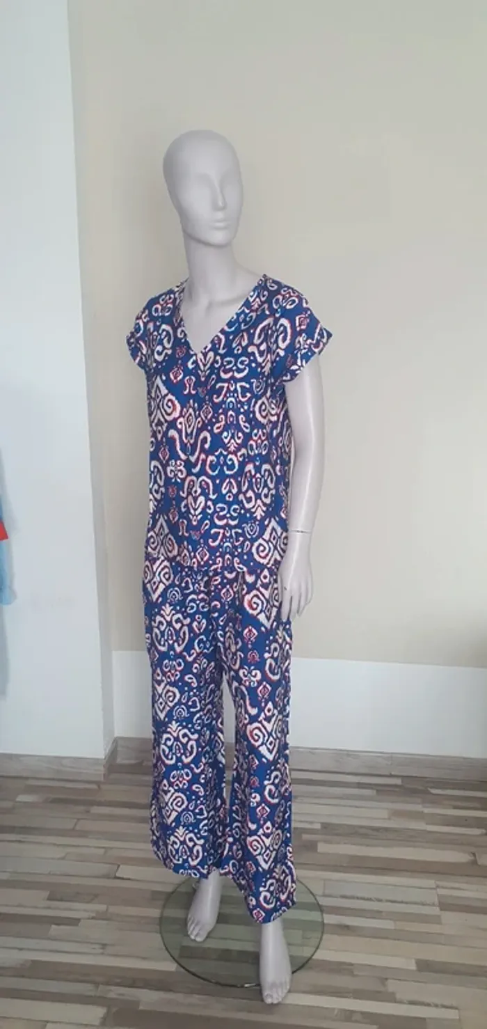 Ensemble Tee-shirt et pantalon