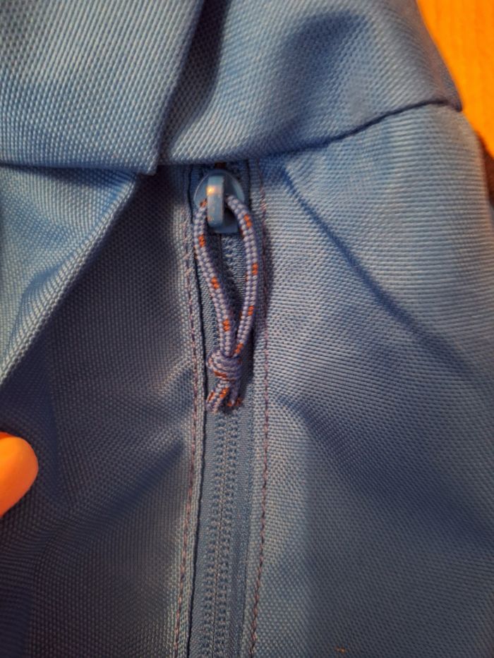 Sac à dos 37x20x10 petit taille excellent état bleu 2 fermetures - photo numéro 5